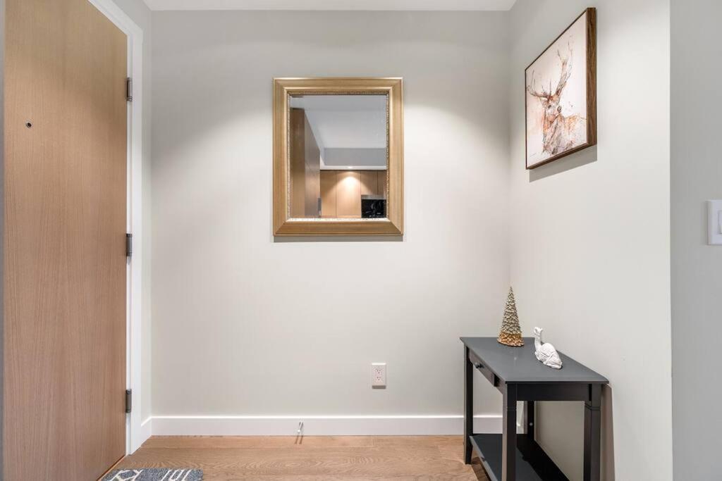 Modern Comfort At Ubc: 1Br Condo Near Campus Vancouver Exterior foto