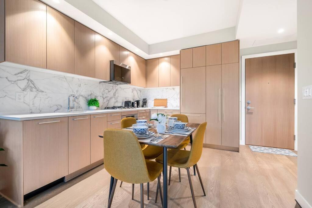 Modern Comfort At Ubc: 1Br Condo Near Campus Vancouver Exterior foto