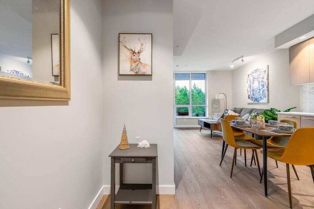 Modern Comfort At Ubc: 1Br Condo Near Campus Vancouver Exterior foto