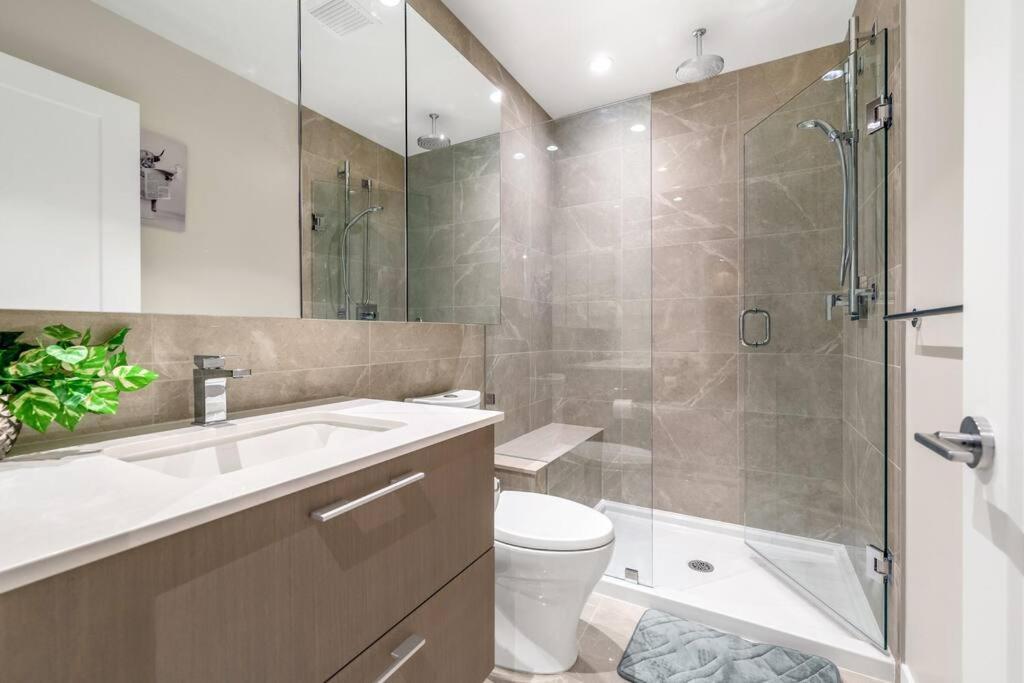 Modern Comfort At Ubc: 1Br Condo Near Campus Vancouver Exterior foto