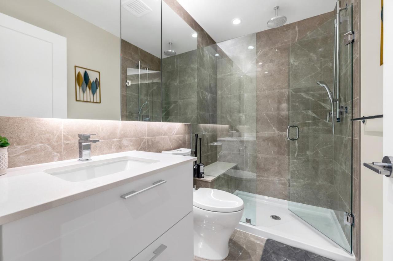 Modern Comfort At Ubc: 1Br Condo Near Campus Vancouver Exterior foto